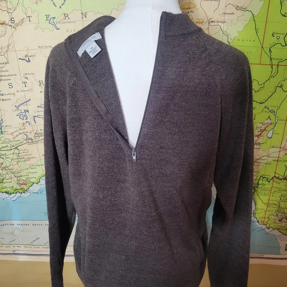 Mercer Street Studio Chocolate Crewneck Sweater. Size M Long Sleeve Zip Back - Picture 6 of 8